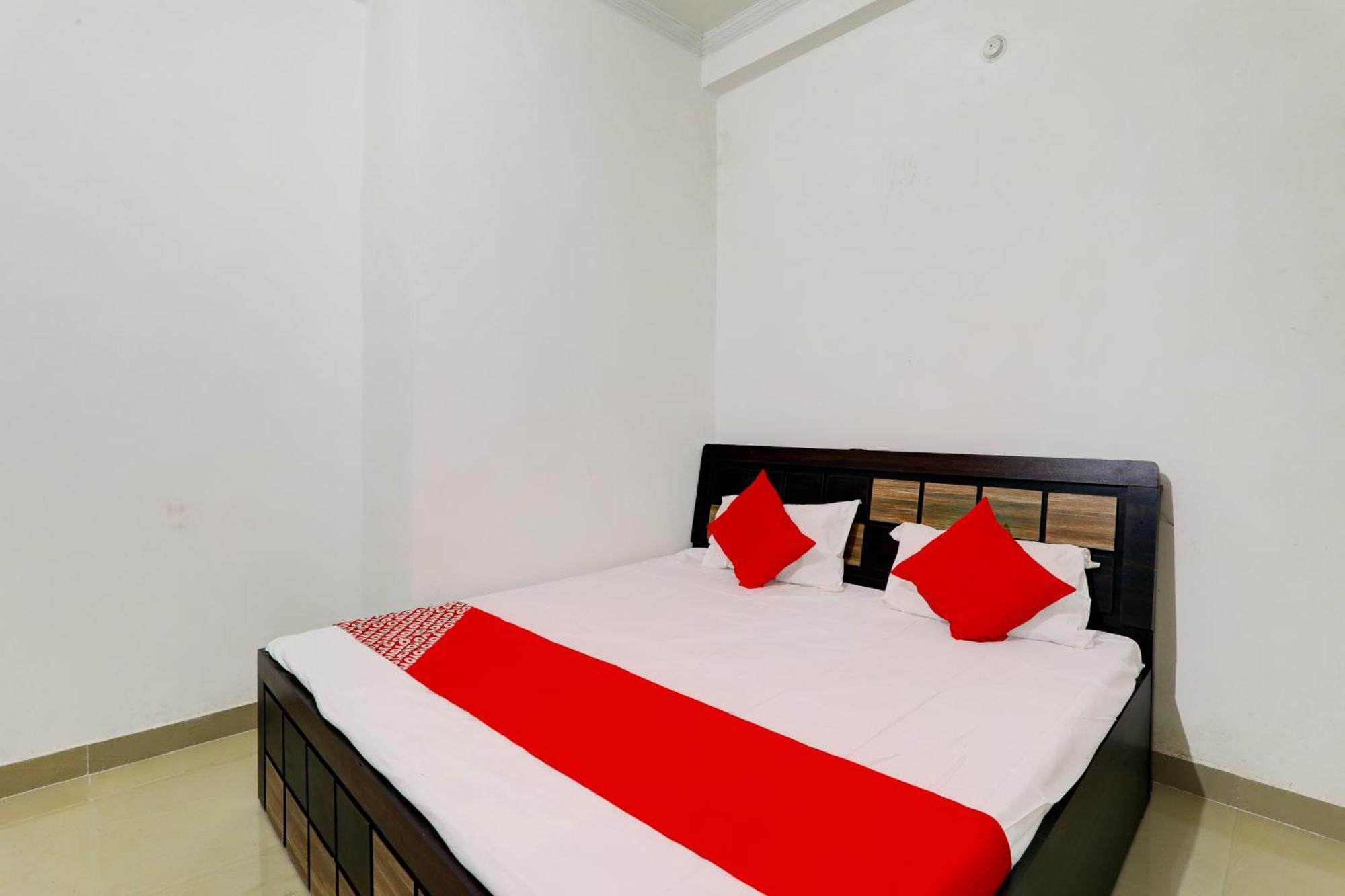 Oyo Flagship Shine Hotel Chinhat Exterior foto